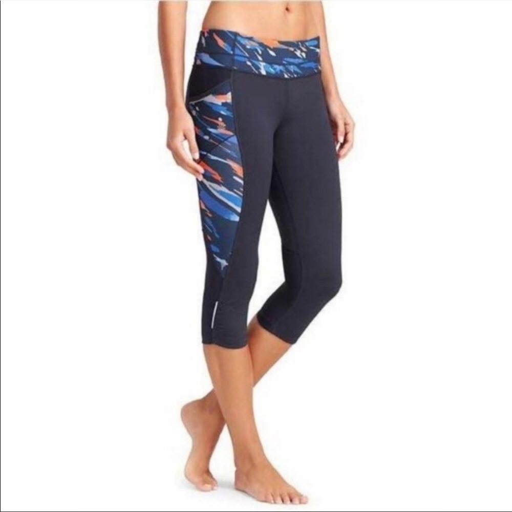 Athleta Spliced Fire Be Camo Capris Size L